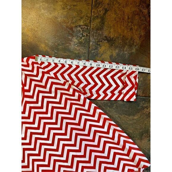 Kiara Women’s Medium Chevron 3/4 Sleeve V-neck Blouse - Picture 7 of 12